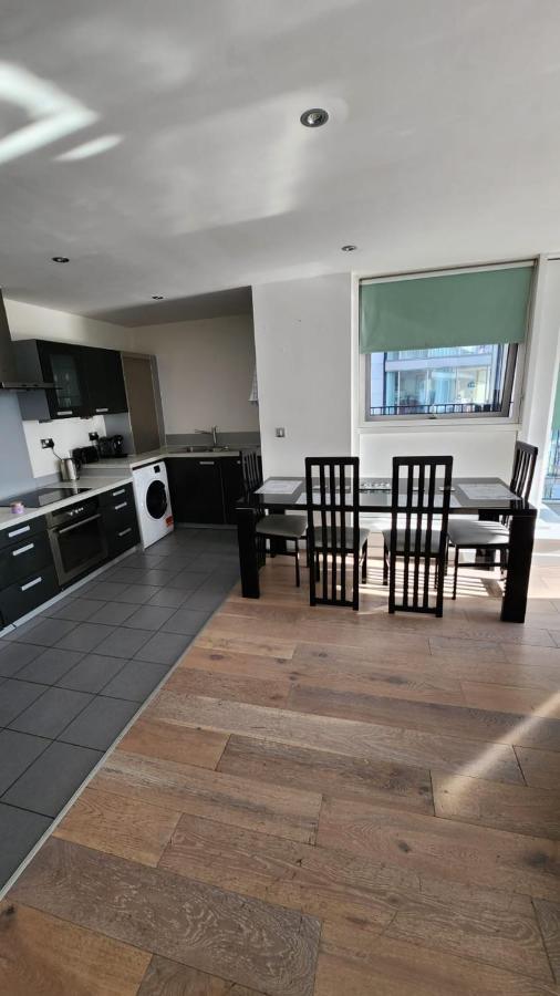 Luxury 2 Bed Apartment Excel Londres Extérieur photo